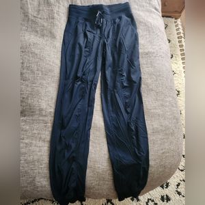 Lululemon dance studio joggers, mid-rise, navy blue, size 4